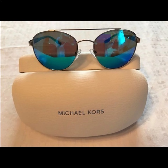 New Michael Kors sunglasses - Picture 3 of 5